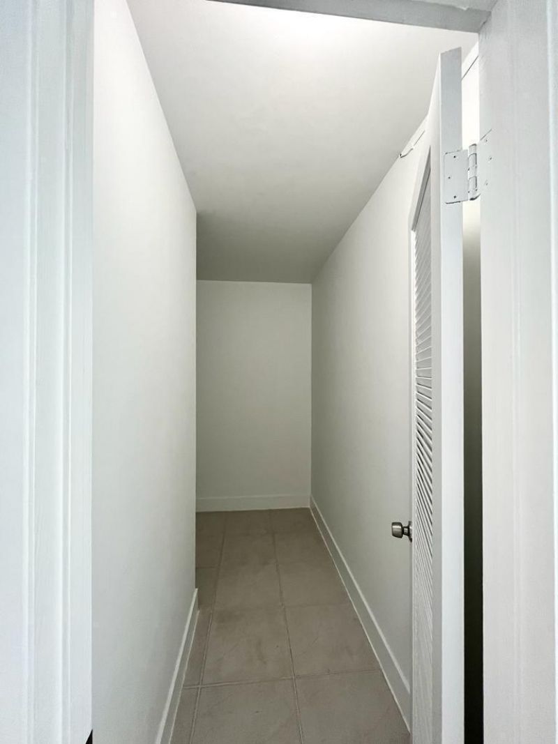 890 N Federal Highway, Unit 405, Lantana, FL 33462 Photo