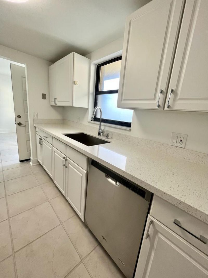 890 N Federal Highway, Unit 405, Lantana, FL 33462 Photo