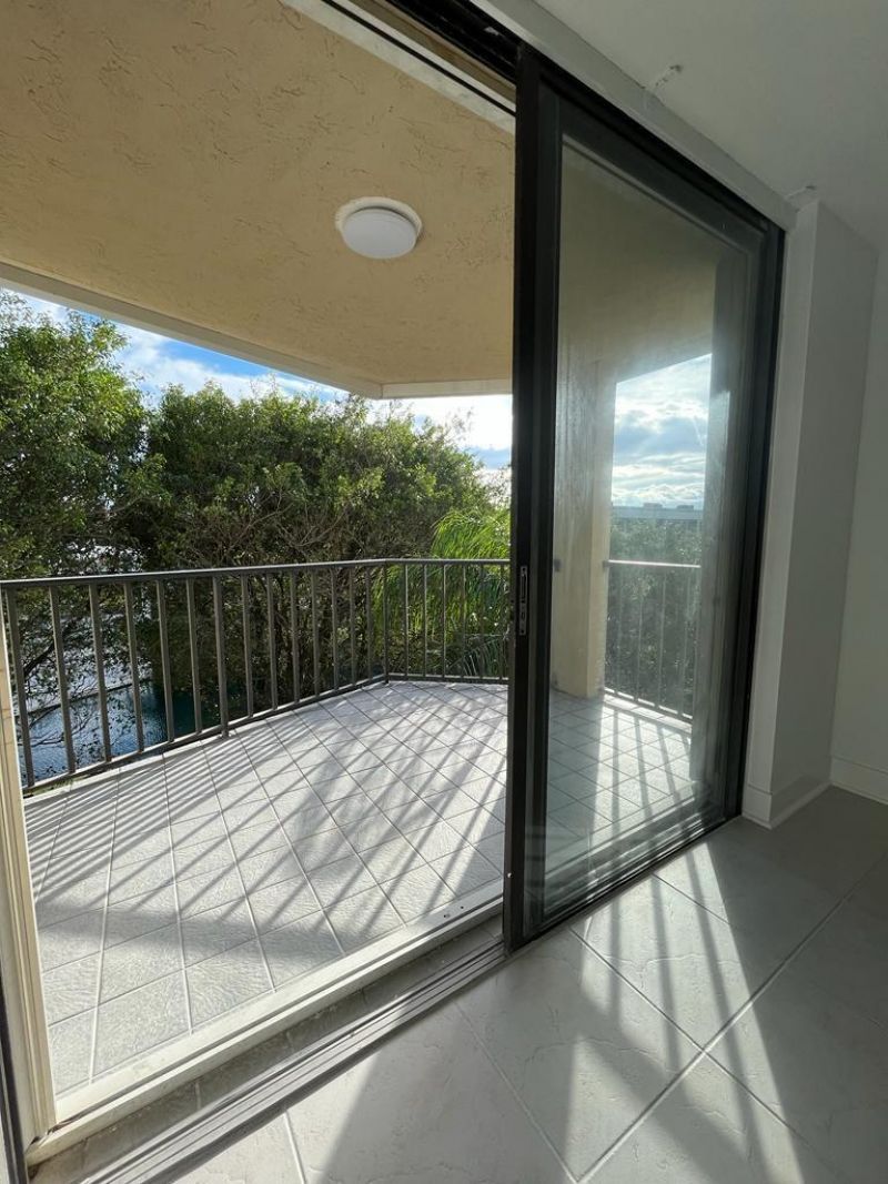 890 N Federal Highway, Unit 405, Lantana, FL 33462 Photo