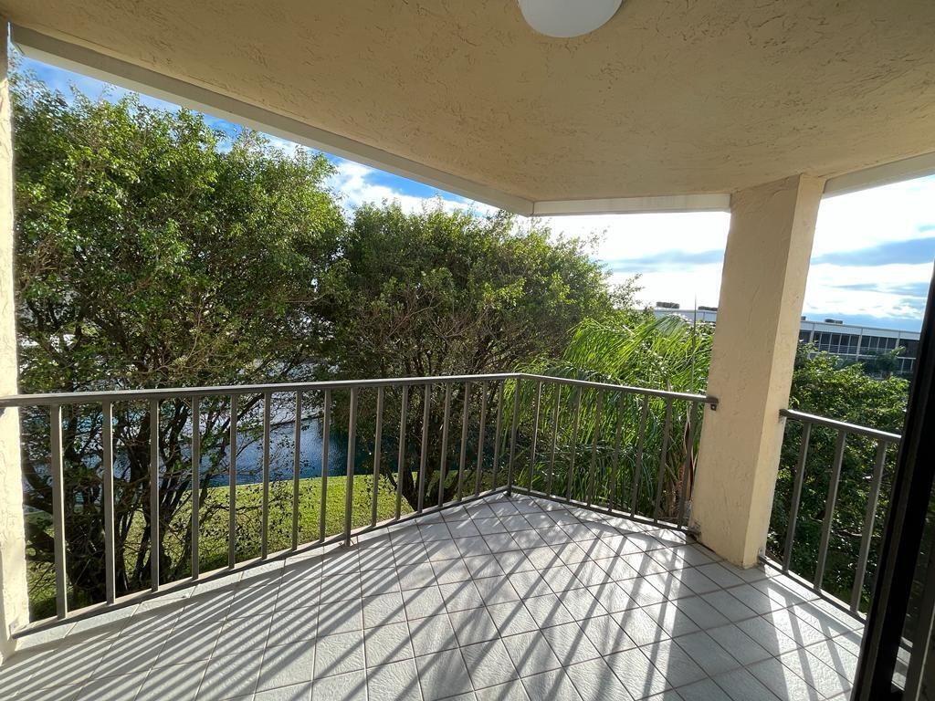 890 N Federal Highway, Unit 405, Lantana, FL 33462 Photo