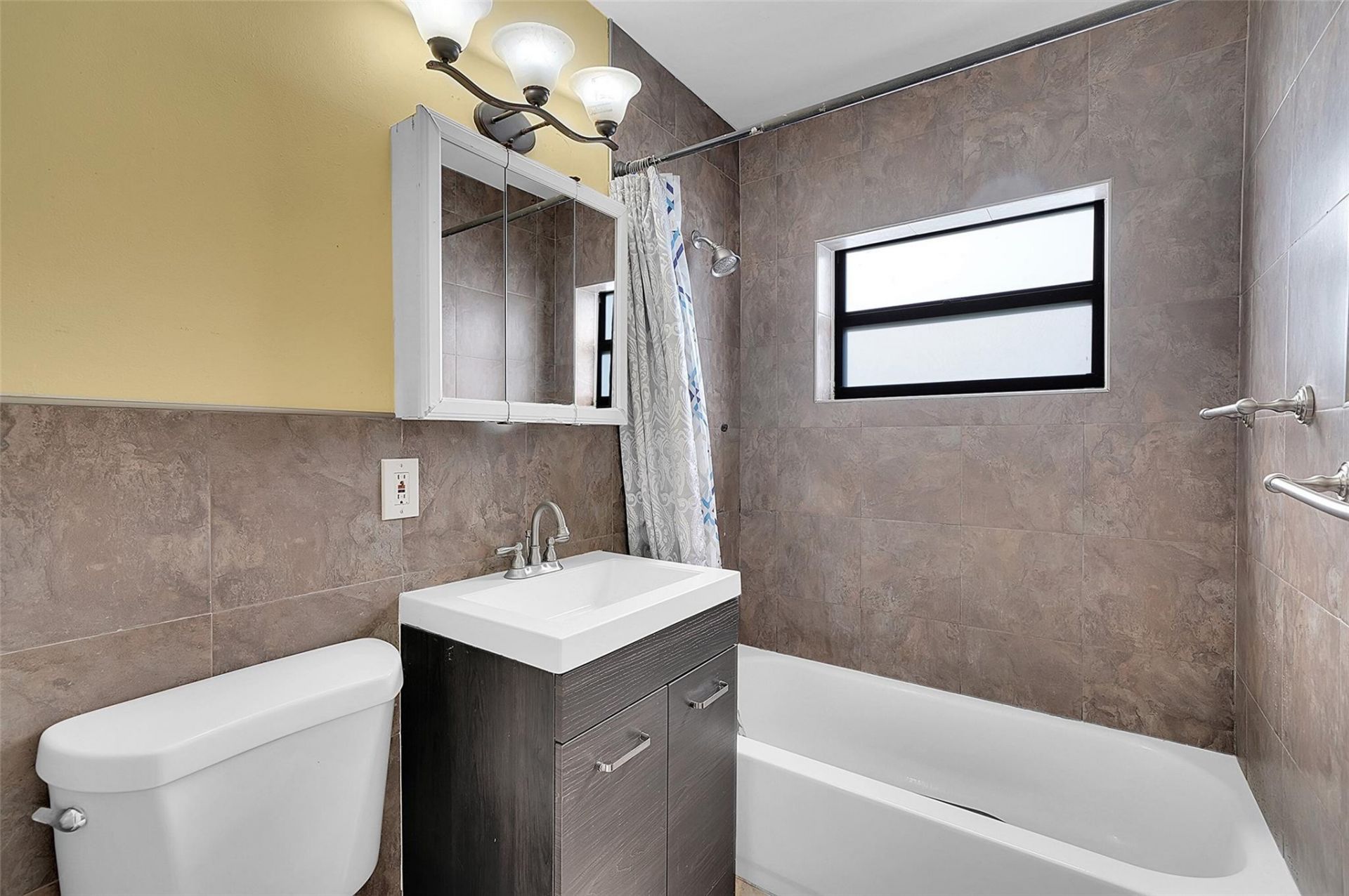 2870 NW 22nd Street, Fort Lauderdale, FL 33311 Photo