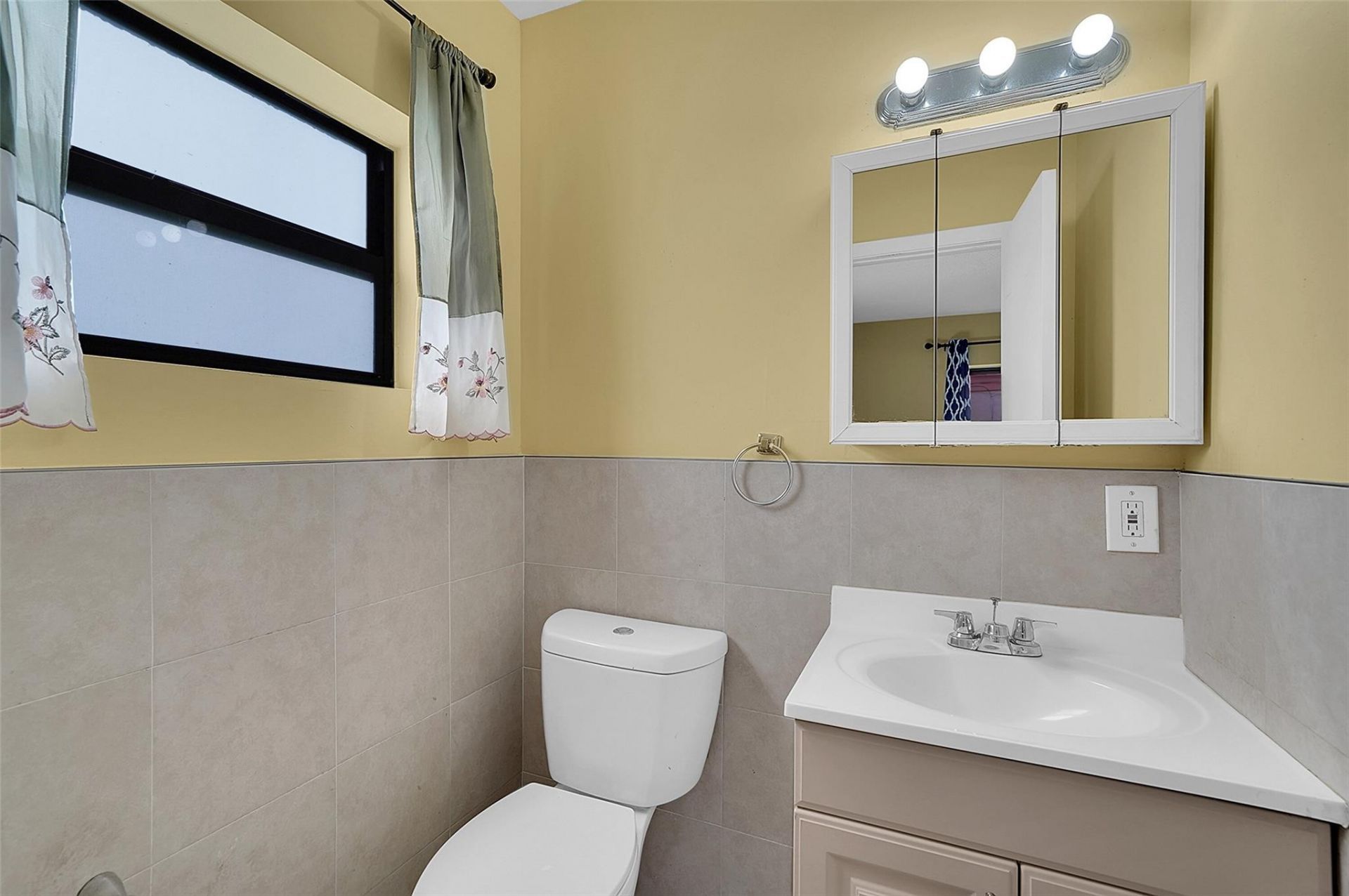 2870 NW 22nd Street, Fort Lauderdale, FL 33311 Photo