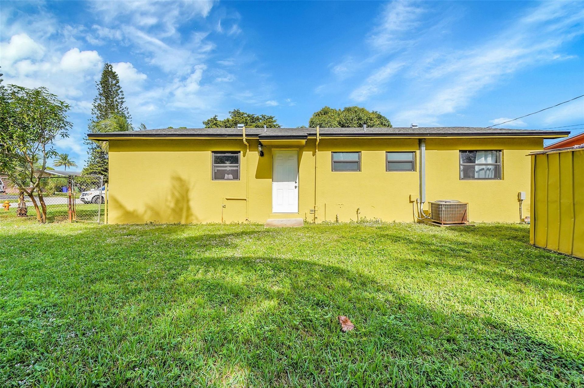 2870 NW 22nd Street, Fort Lauderdale, FL 33311 Photo