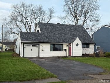 1662 Broadway , Grand Island, NY 14072