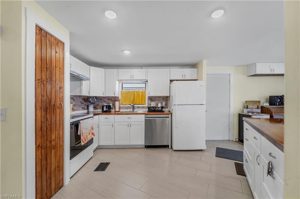 5655 Captain John Smith Loop, North Fort Myers, FL 33917 Photo