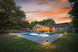 1104 Belvedere Drive photo 4