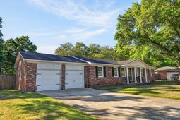 1104 Belvedere Drive photo 4