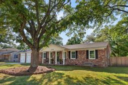 1104 Belvedere Drive photo 4