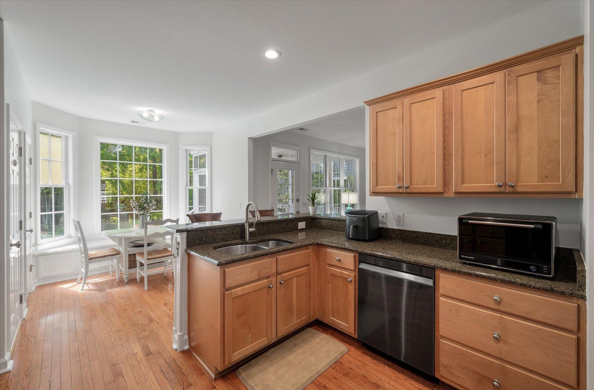 1516 Devol Street Photo 18