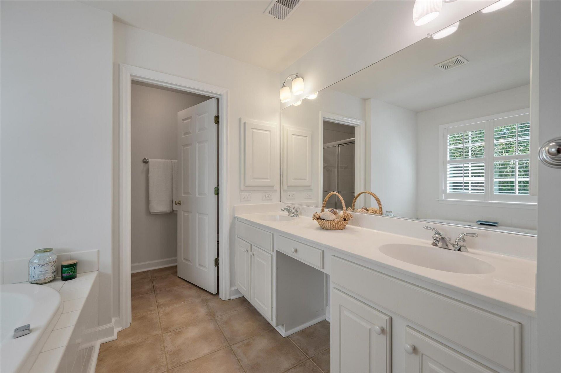 1516 Devol Street Photo 28