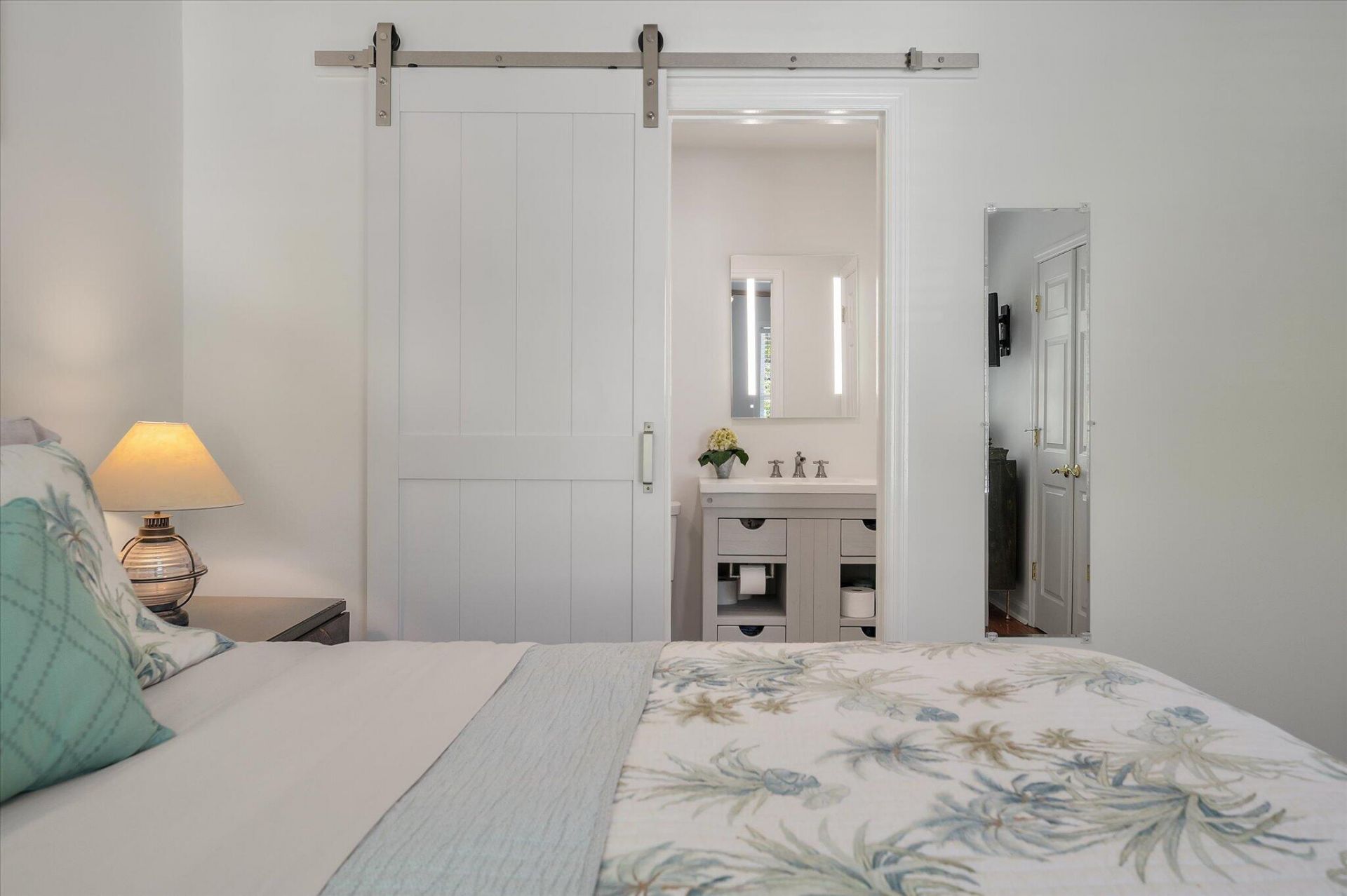 1516 Devol Street Photo 32