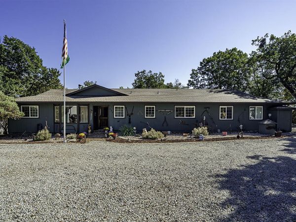 332 Rene Drive, Shady Cove, OR 97539