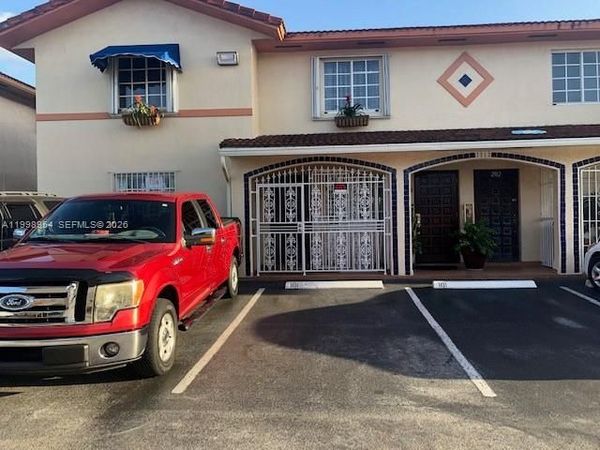 2212 W 74th St, Unit 101-28, Hialeah, FL 33016