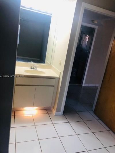 2212 W 74th St, Unit 101-28, Hialeah, FL 33016 Photo