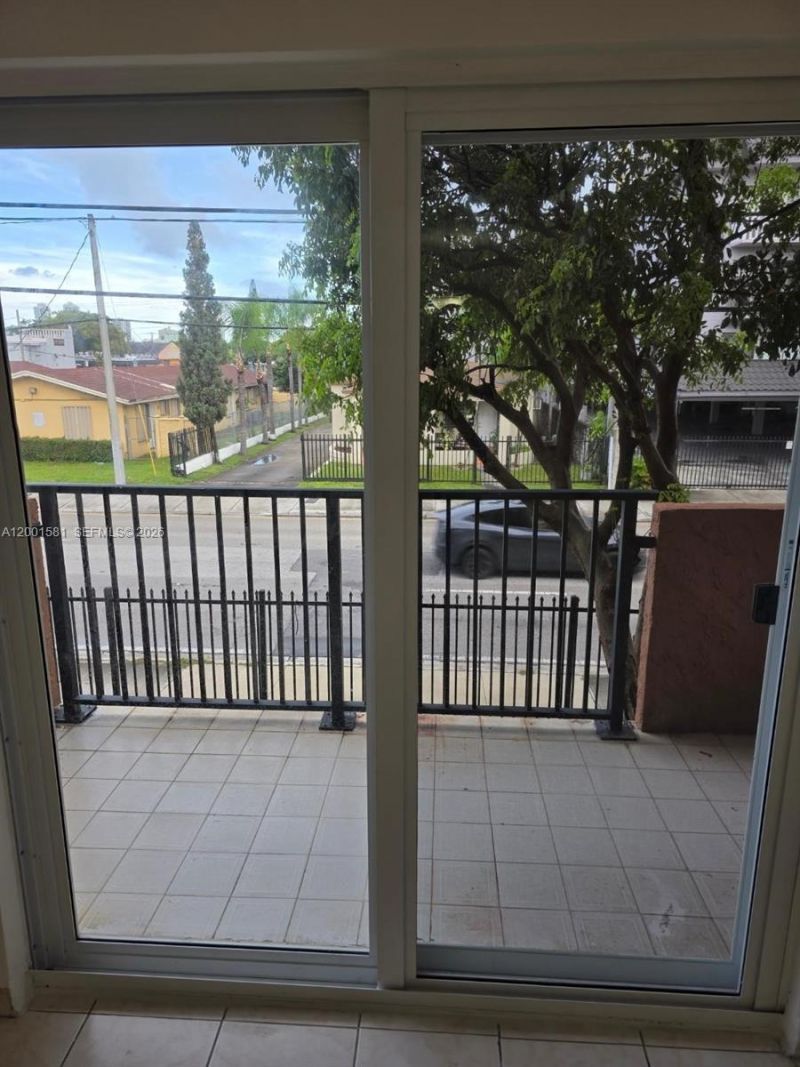 677 SW 9th Ave, Unit 205, Miami, FL 33130 Photo