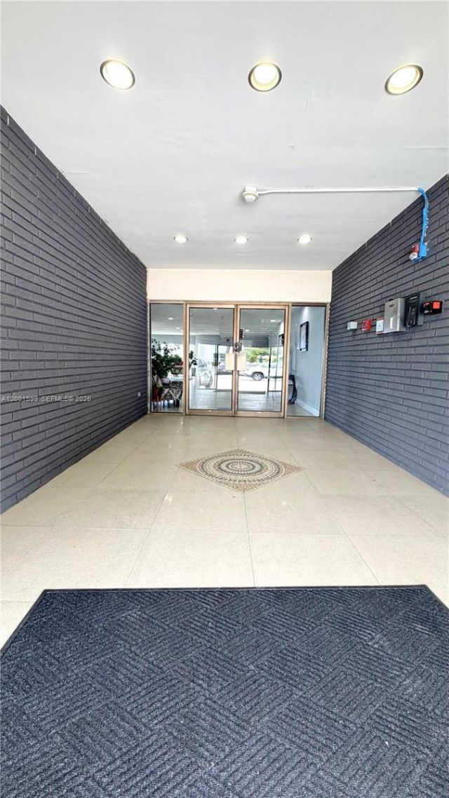 1880 S Treasure Dr, Unit 3A, North Bay Village, FL 33141 Photo