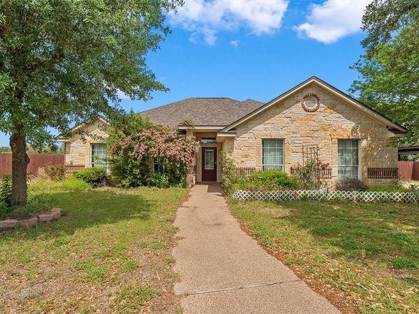 2524 Riders Way, Waco, TX 76712