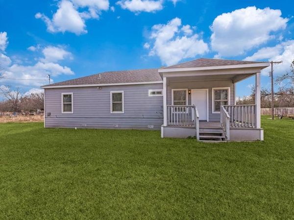 711 S 3rd Avenue E, Dawson, TX 76639