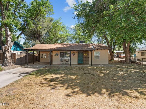 221 E CAVANESS Avenue, Wickenburg, AZ 85390