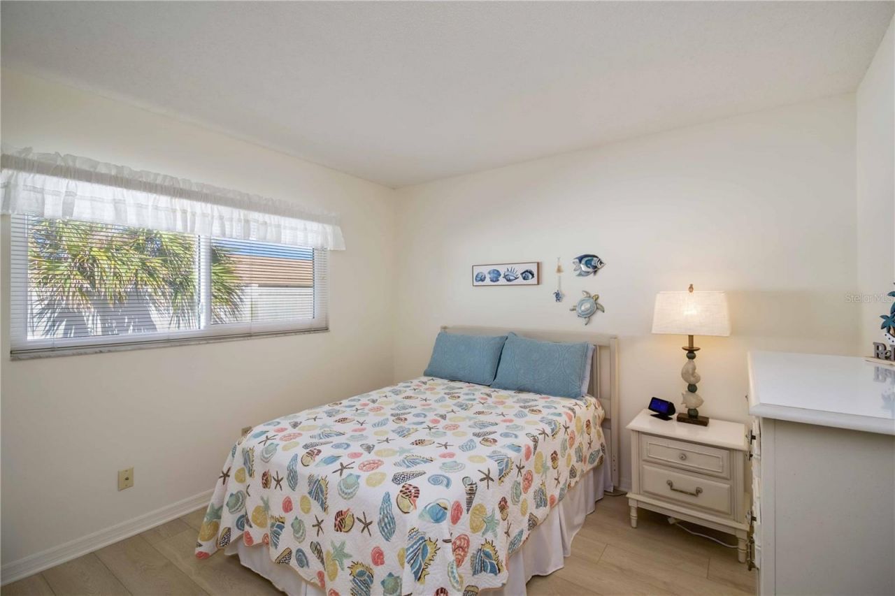 5476 Swift Road, Unit 19, Sarasota, FL 34231 Photo