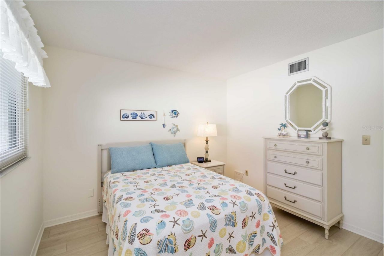 5476 Swift Road, Unit 19, Sarasota, FL 34231 Photo
