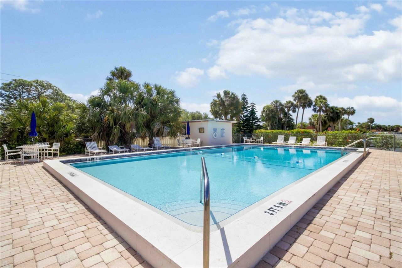 5476 Swift Road, Unit 19, Sarasota, FL 34231 Photo