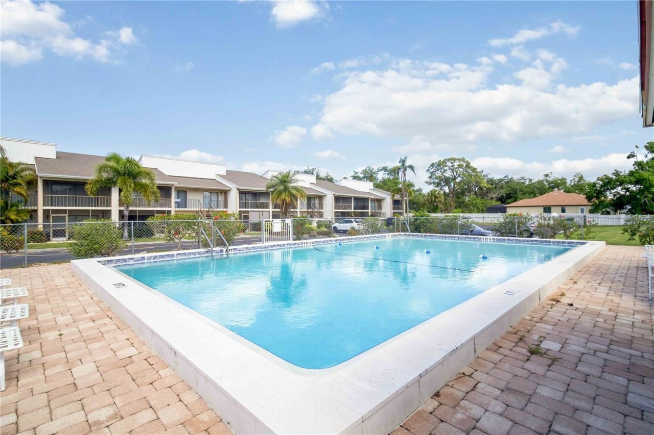 5476 Swift Road, Unit 19, Sarasota, FL 34231 Photo