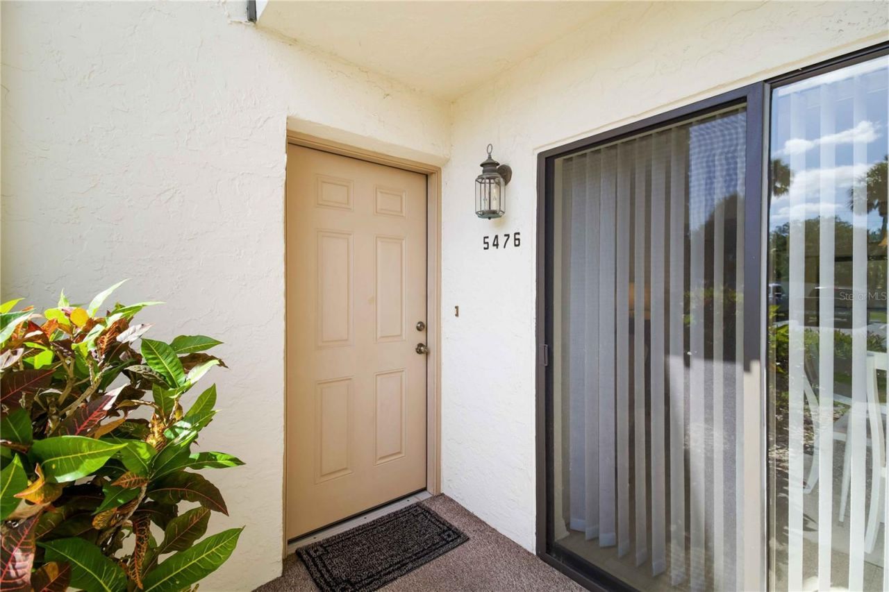 5476 Swift Road, Unit 19, Sarasota, FL 34231 Photo