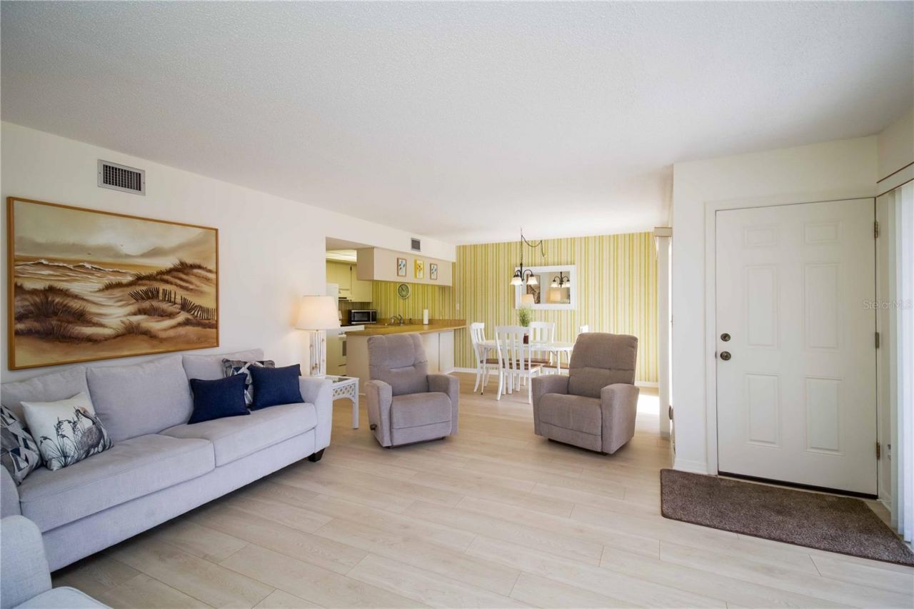 5476 Swift Road, Unit 19, Sarasota, FL 34231 Photo