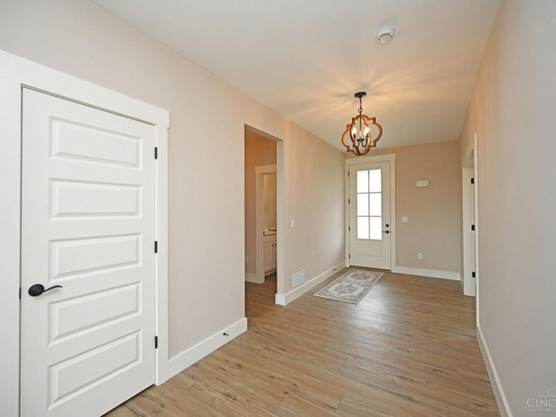 3704 Silax Drive, Ross Twp, OH 45013 Photo 5