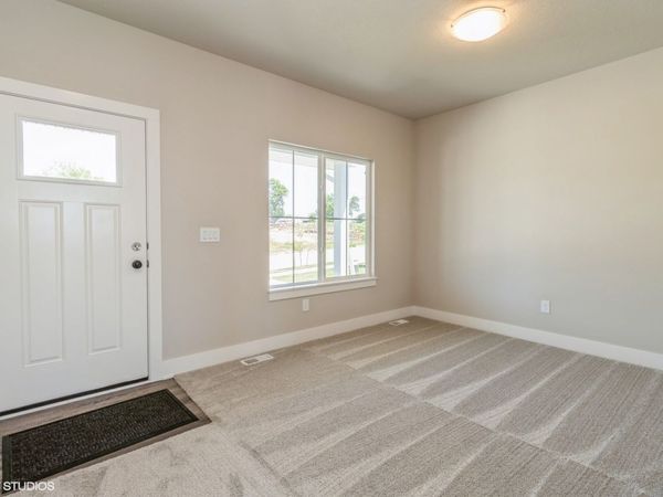 2426 E 50th Court , Des Moines, IA 50317