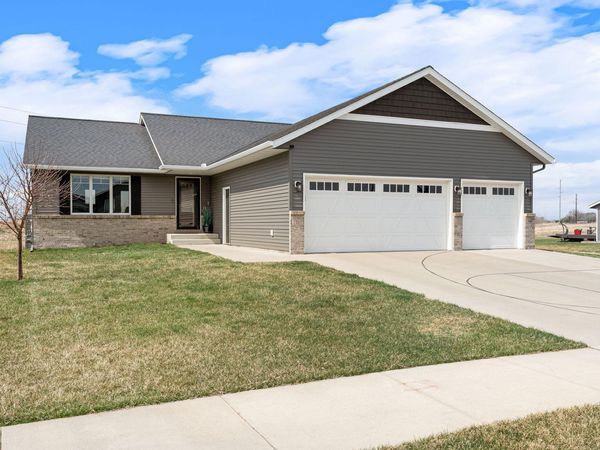 2217 Anchorage Drive, Mankato, MN 56003