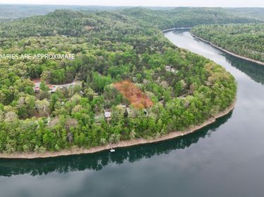 460 N Lake Drive, Burnside, KY 42519