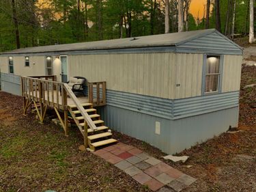 460 N Lake Drive, Burnside, KY 42519