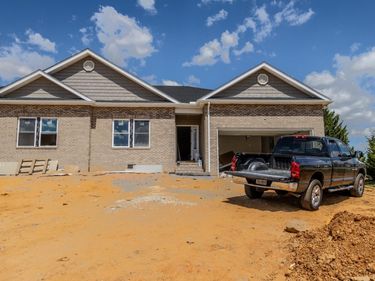 5 MERIWETHER CIR, STUARTS DRAFT, VA 24477