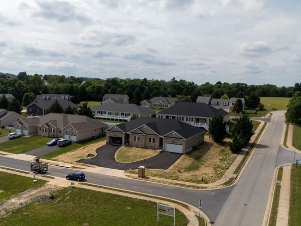 5 MERIWETHER CIR, STUARTS DRAFT, VA 24477