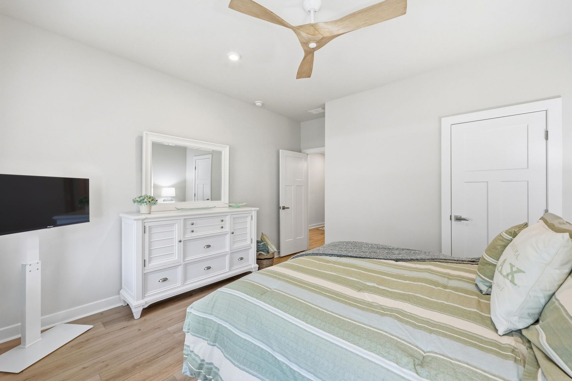 2218 Vera Way Photo 23