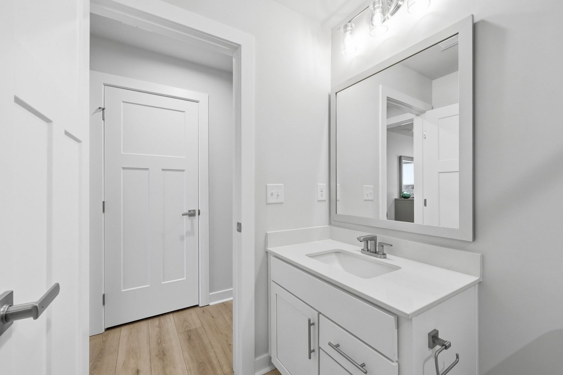 2218 Vera Way Photo 31