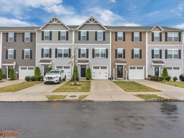 79 Burr St, Monroe, NJ 08094