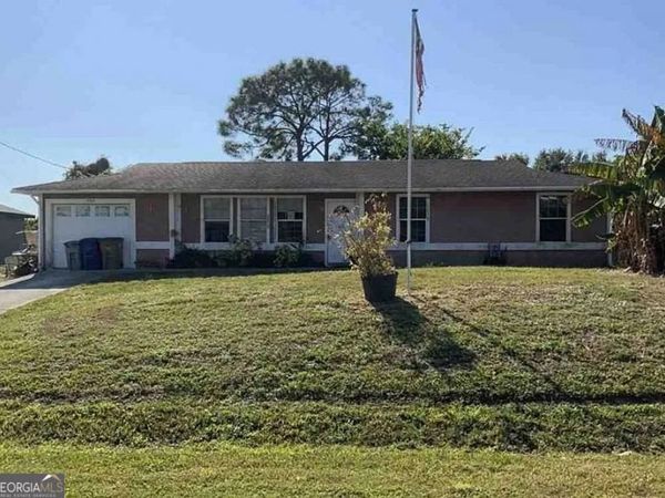 3709 10th Street SW, Lehigh Acres, FL 33976