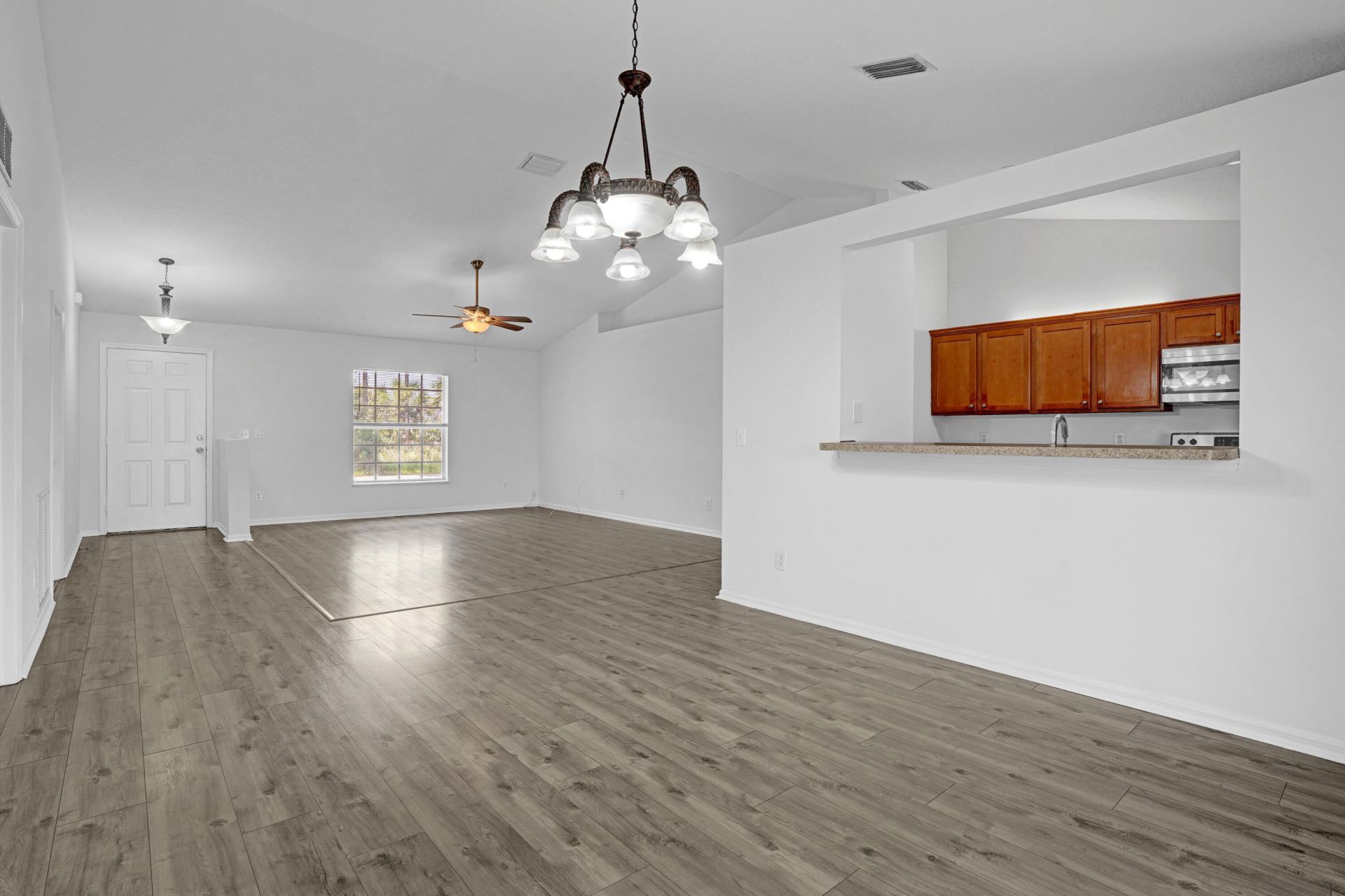 2125 SW Salvatierra Boulevard, Port Saint Lucie, FL 34987 Photo
