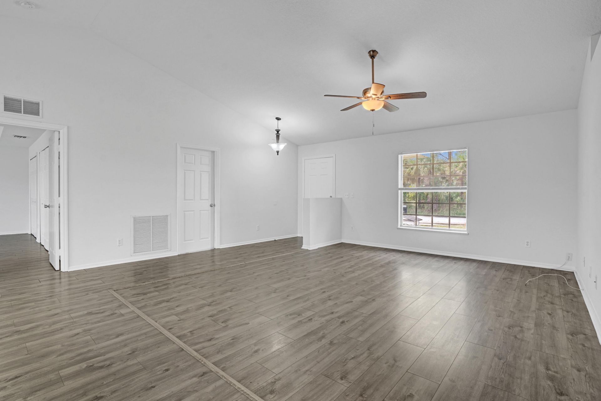 2125 SW Salvatierra Boulevard, Port Saint Lucie, FL 34987 Photo