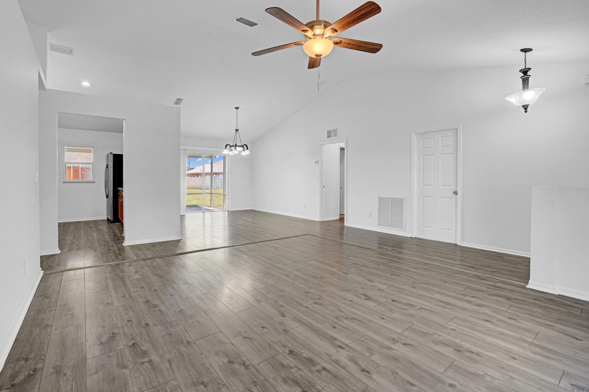 2125 SW Salvatierra Boulevard, Port Saint Lucie, FL 34987 Photo