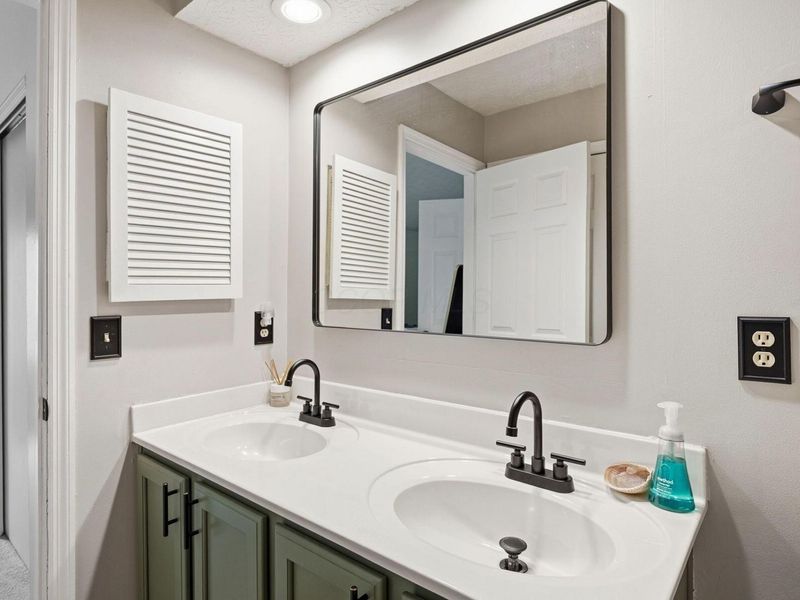 6271 Hyland Drive , Dublin, OH 43017 Photo 16