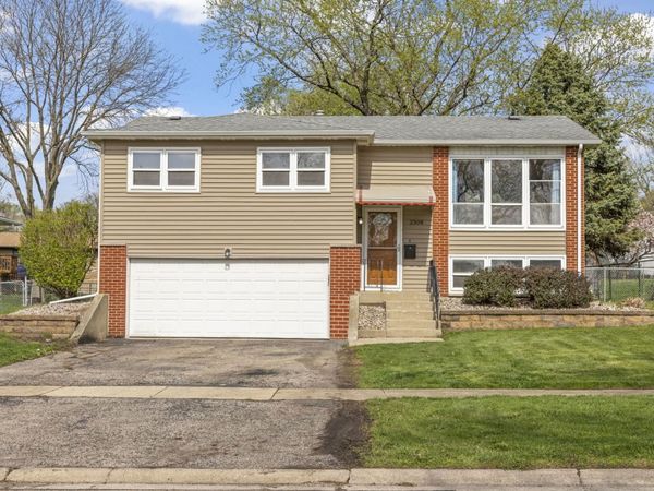 2308 Crabtree Avenue, Woodridge, IL 60517