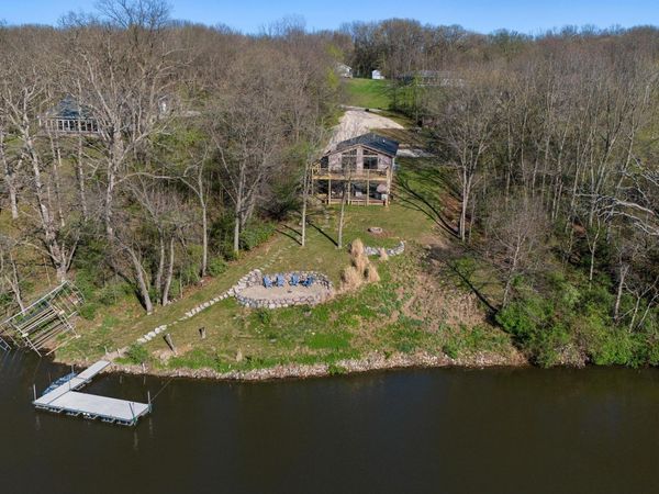 225 N SHORE Place, Dahinda, IL 61428