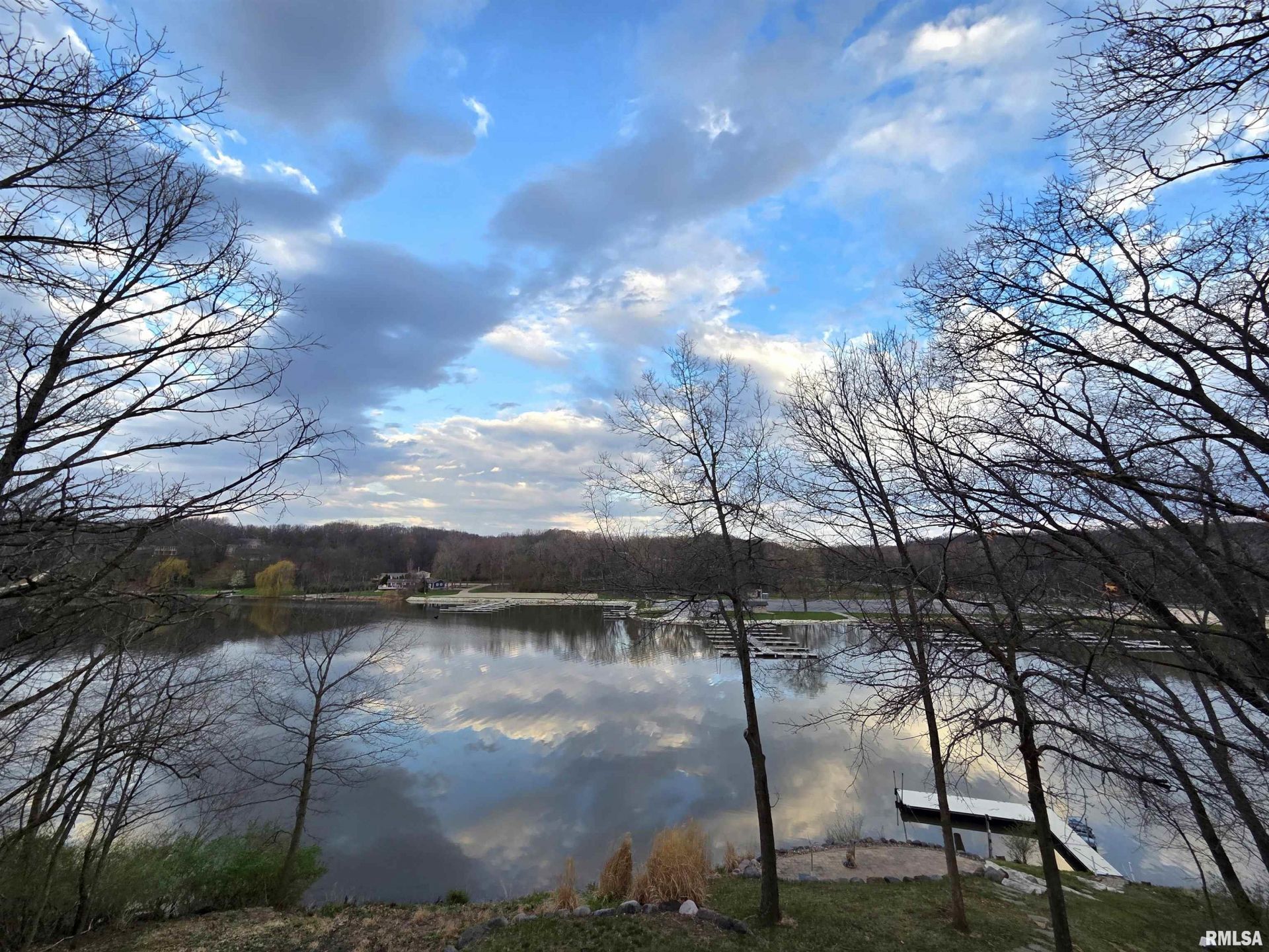 225 N Shore Place, Dahinda, IL 61428 Main Photo