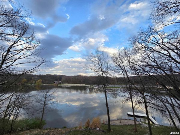 225 N SHORE Place, Dahinda, IL 61428