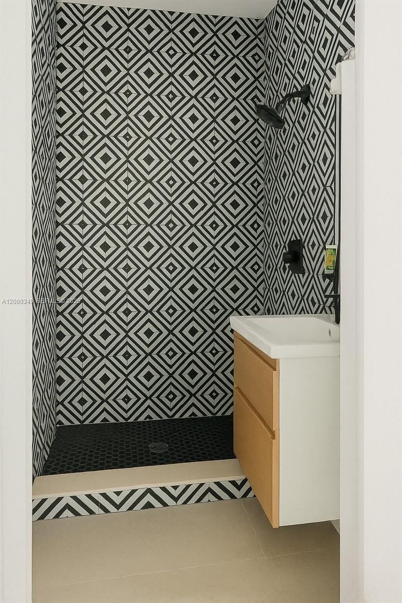 301 86th St, Unit 303-4A, Miami Beach, FL 33141 Photo