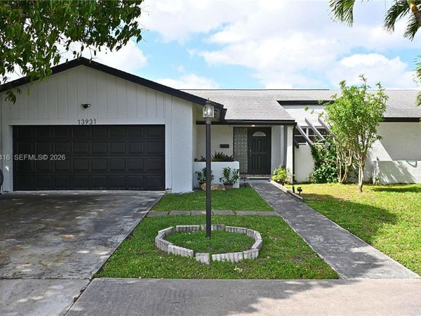 13931 SW 105th St , Miami, FL 33186